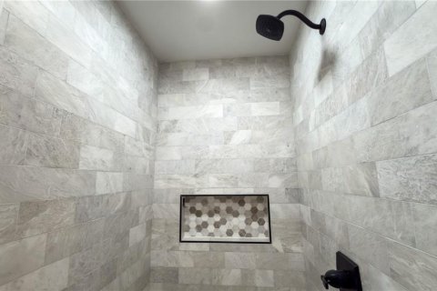 Villa ou maison à louer à Sarasota, Floride: 2 chambres, 114.64 m2 № 2156099 - photo 6