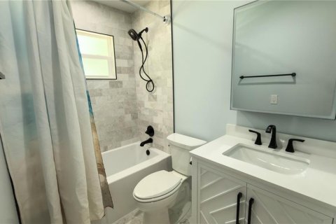 Villa ou maison à louer à Sarasota, Floride: 2 chambres, 114.64 m2 № 2156099 - photo 12