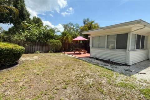 Villa ou maison à louer à Sarasota, Floride: 2 chambres, 114.64 m2 № 2156099 - photo 16