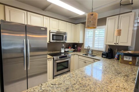 Villa ou maison à louer à Sarasota, Floride: 2 chambres, 114.64 m2 № 2156099 - photo 8