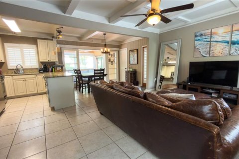 Villa ou maison à louer à Sarasota, Floride: 2 chambres, 114.64 m2 № 2156099 - photo 3