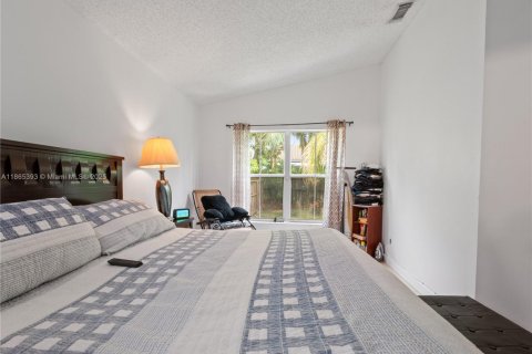 House in Pembroke Pines, Florida 3 bedrooms, 163.88 sq.m. № 1983279 - photo 27