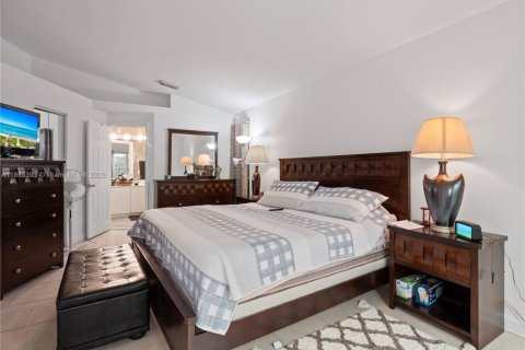 House in Pembroke Pines, Florida 3 bedrooms, 163.88 sq.m. № 1983279 - photo 29