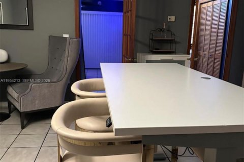 Снять в аренду квартиру в Майами-Бич, Флорида 1 спальня, 61.97м2, № 2008972 - фото 5