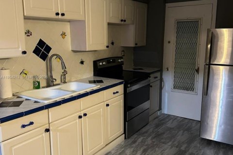 Снять в аренду квартиру в Майами-Бич, Флорида 1 спальня, 61.97м2, № 2008972 - фото 4