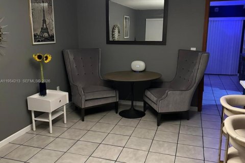 Снять в аренду квартиру в Майами-Бич, Флорида 1 спальня, 61.97м2, № 2008972 - фото 2