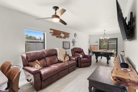 Townhouse in Indian Harbour Beach, Florida 2 bedrooms, 113.15 sq.m. № 2417741 - photo 5