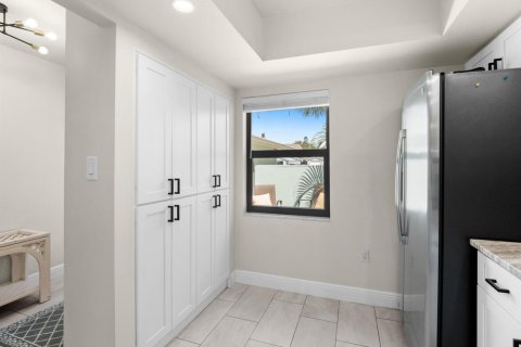 Townhouse in Indian Harbour Beach, Florida 2 bedrooms, 113.15 sq.m. № 2417741 - photo 4