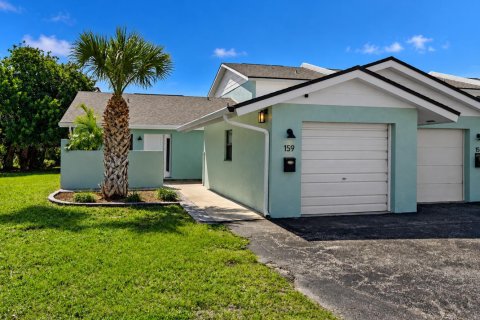 Townhouse in Indian Harbour Beach, Florida 2 bedrooms, 113.15 sq.m. № 2417741