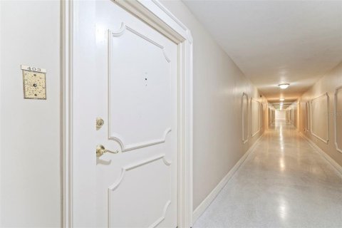 Купить кондоминиум в Трежер-Айленд, Флорида 3 комнаты, 98.94м2, № 2212131 - фото 4