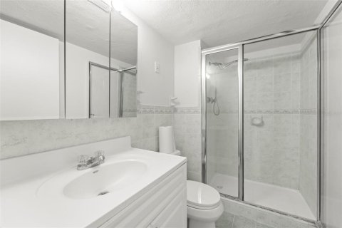 Купить кондоминиум в Трежер-Айленд, Флорида 3 комнаты, 98.94м2, № 2212131 - фото 28