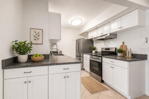 Купить кондоминиум в Трежер-Айленд, Флорида 3 комнаты, 98.94м2, № 2212131 - фото 9