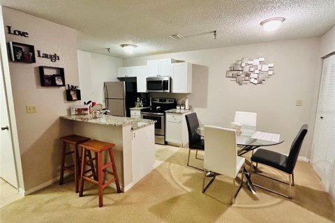 Condo in Saint Petersburg, Florida, 1 bedroom № 2143488 - photo 7