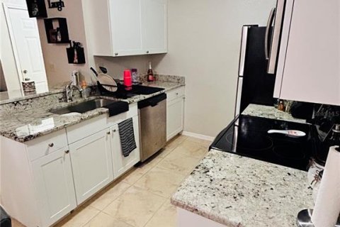 Condo in Saint Petersburg, Florida, 1 bedroom № 2143488 - photo 10