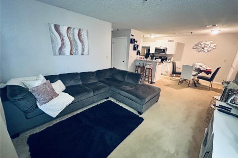 Condo in Saint Petersburg, Florida, 1 bedroom № 2143488 - photo 5