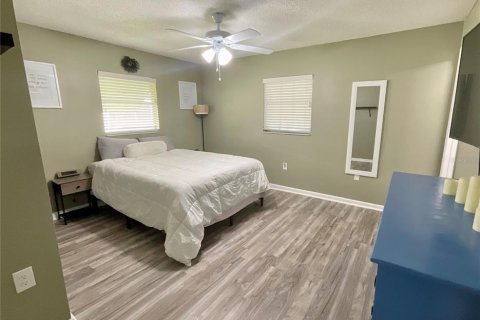 Casa en venta en Yalaha, Florida, 3 dormitorios, 122.07 m2 № 1918355 - foto 15