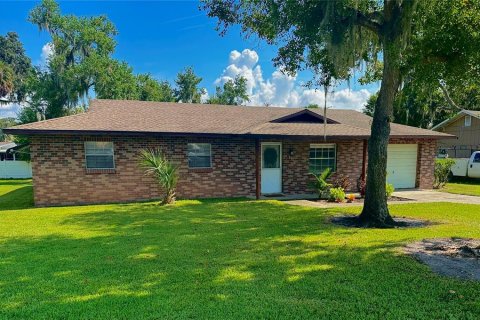 Casa en venta en Yalaha, Florida, 3 dormitorios, 122.07 m2 № 1918355 - foto 2