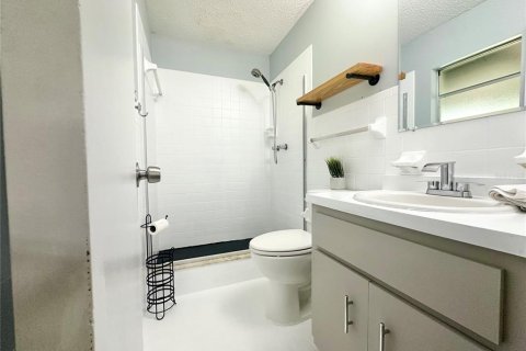 Casa en venta en Yalaha, Florida, 3 dormitorios, 122.07 m2 № 1918355 - foto 16