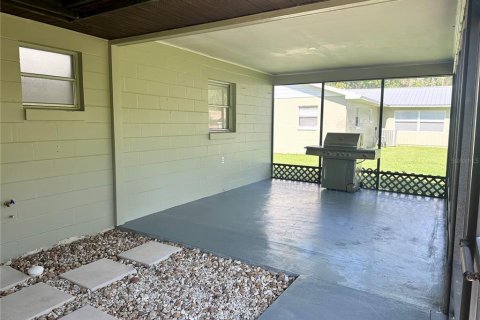 Casa en venta en Yalaha, Florida, 3 dormitorios, 122.07 m2 № 1918355 - foto 19
