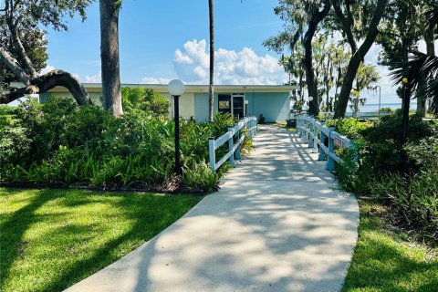 Casa en venta en Yalaha, Florida, 3 dormitorios, 122.07 m2 № 1918355 - foto 24