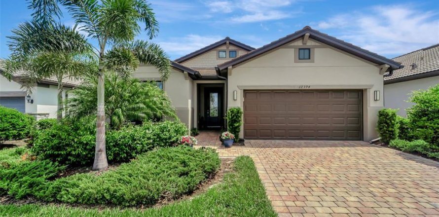 House in Sarasota, Florida 3 bedrooms, 177.07 sq.m. № 1885602
