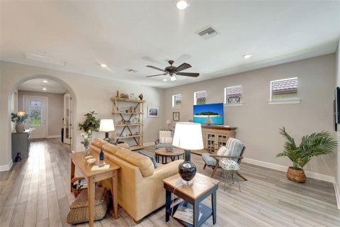 House in Sarasota, Florida 3 bedrooms, 177.07 sq.m. № 1885602 - photo 9