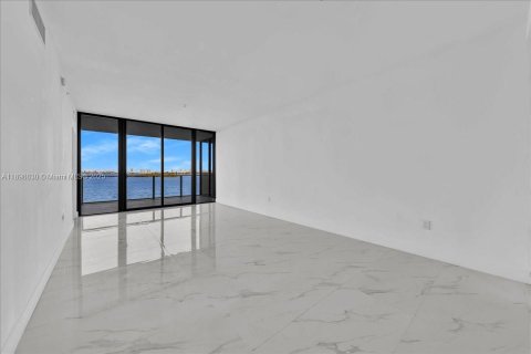 Copropriété à louer à Miami, Floride: 2 chambres, 143.53 m2 № 1950649 - photo 14