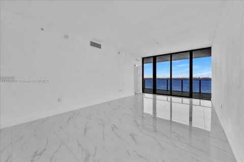 Copropriété à louer à Miami, Floride: 2 chambres, 143.53 m2 № 1950649 - photo 16