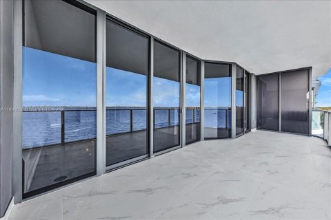Copropriété à louer à Miami, Floride: 2 chambres, 143.53 m2 № 1950649 - photo 30