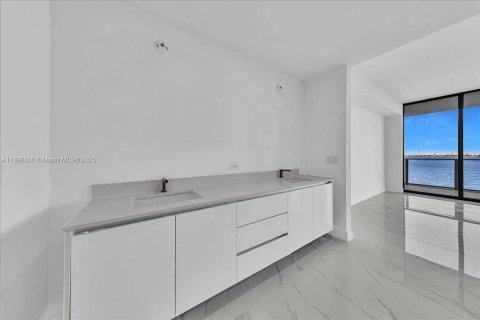 Copropriété à louer à Miami, Floride: 2 chambres, 143.53 m2 № 1950649 - photo 21