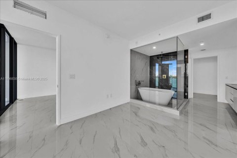 Copropriété à louer à Miami, Floride: 2 chambres, 143.53 m2 № 1950649 - photo 9