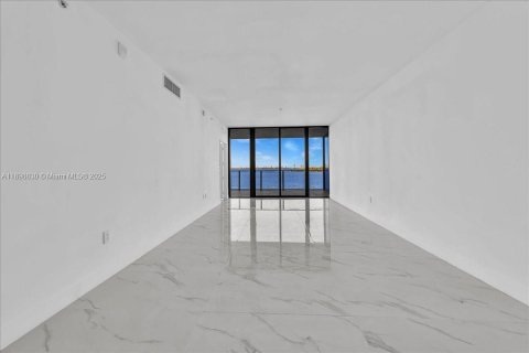 Copropriété à louer à Miami, Floride: 2 chambres, 143.53 m2 № 1950649 - photo 15