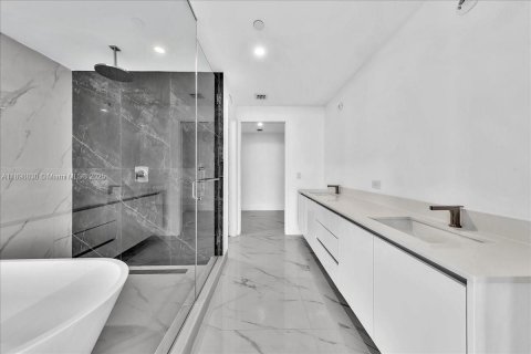 Copropriété à louer à Miami, Floride: 2 chambres, 143.53 m2 № 1950649 - photo 12