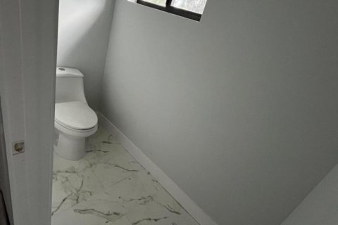 Купить виллу или дом в Корал-Спрингс, Флорида 3 комнаты, 235.88м2, № 2146211 - фото 15
