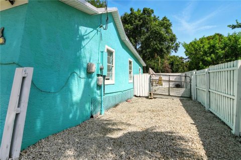 House in New Smyrna Beach, Florida 2 bedrooms, 80.64 sq.m. № 1778210 - photo 6
