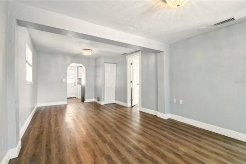 House in New Smyrna Beach, Florida 2 bedrooms, 80.64 sq.m. № 1778210 - photo 9