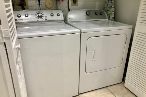 Adosado en alquiler en Hollywood, Florida, 2 dormitorios, 106.84 m2 № 2023447 - foto 28