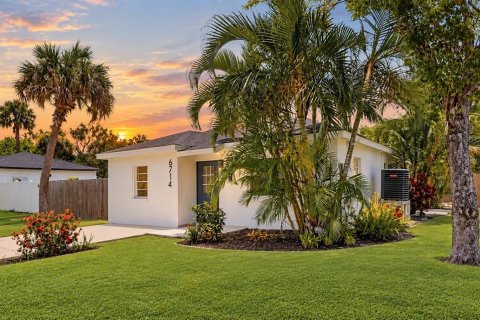 Villa ou maison à Tampa, Floride 3 chambres, 123 m2 № 2400434