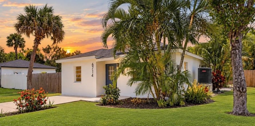 Villa ou maison à Tampa, Floride 3 chambres, 123 m2 № 2400434