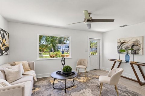 Villa ou maison à vendre à Tampa, Floride: 3 chambres, 123 m2 № 2400434 - photo 5