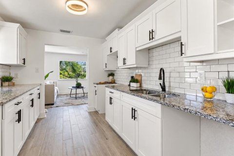 Villa ou maison à vendre à Tampa, Floride: 3 chambres, 123 m2 № 2400434 - photo 6