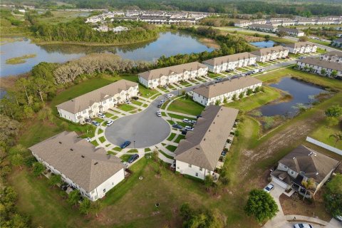 Townhouse in Davenport, Florida 3 bedrooms, 152.36 sq.m. № 2126082 - photo 19