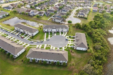 Townhouse in Davenport, Florida 3 bedrooms, 152.36 sq.m. № 2126082 - photo 18