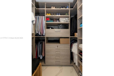 Condo in Bal Harbour, Florida, 3 bedrooms  № 1868438 - photo 26