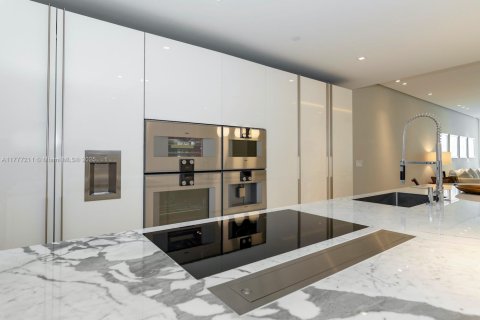 Condo in Bal Harbour, Florida, 3 bedrooms  № 1868438 - photo 15