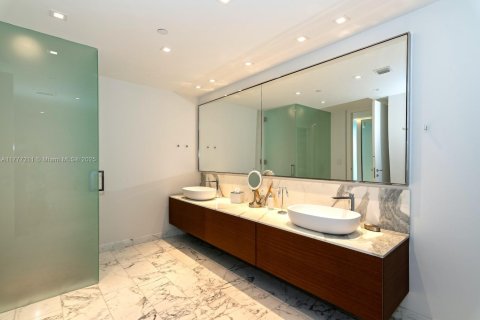 Condo in Bal Harbour, Florida, 3 bedrooms  № 1868438 - photo 25