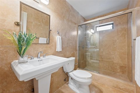 Villa ou maison à vendre à Coral Gables, Floride: 3 chambres, 191.01 m2 № 1969222 - photo 21