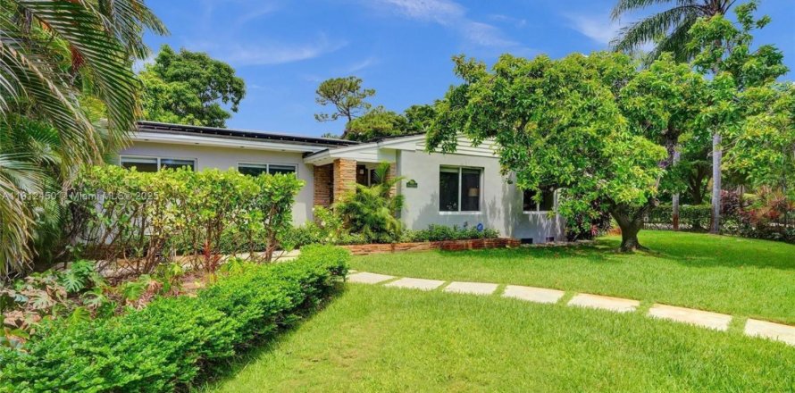 Villa ou maison à Coral Gables, Floride 3 chambres, 191.01 m2 № 1969222