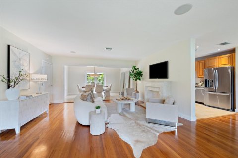 Villa ou maison à vendre à Coral Gables, Floride: 3 chambres, 191.01 m2 № 1969222 - photo 3