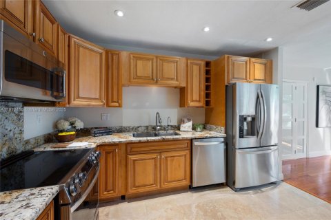 Villa ou maison à vendre à Coral Gables, Floride: 3 chambres, 191.01 m2 № 1969222 - photo 12